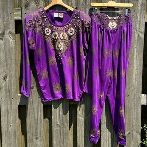 Vintage Pearl 2 Piece Set w/ paint/jewel design